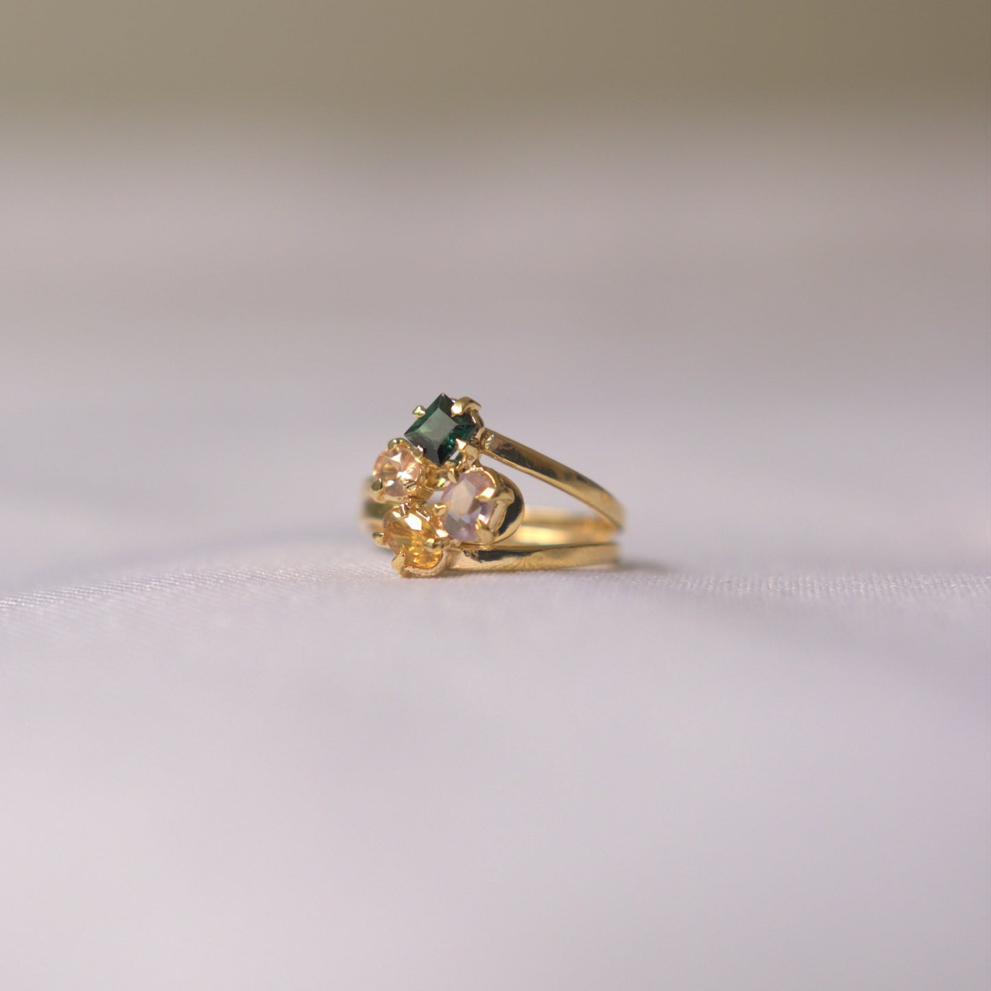 Quadruple-faceted Ring