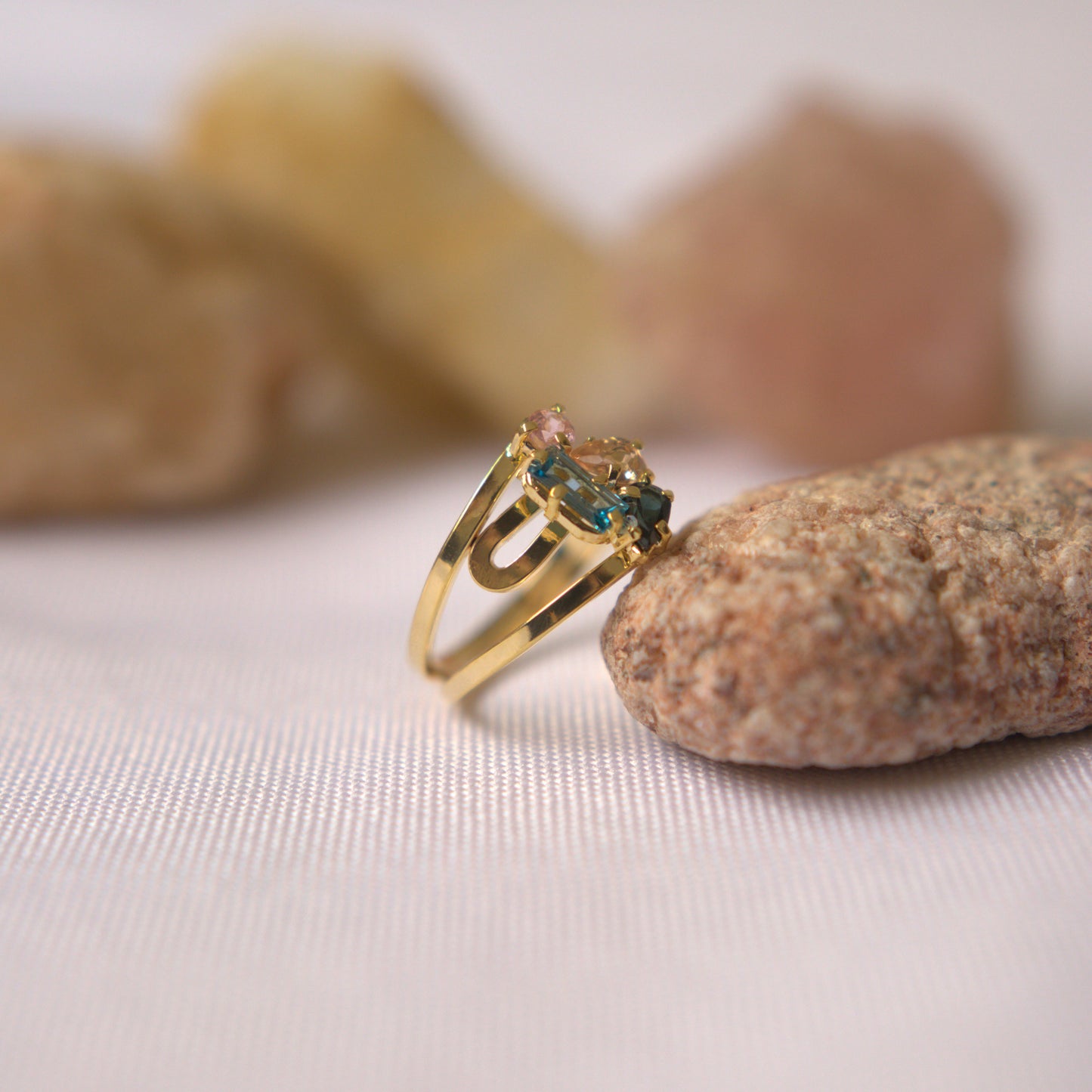 Quadruple-faceted Ring